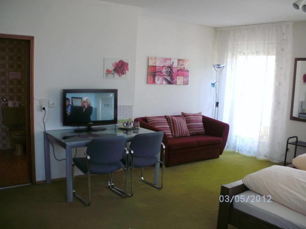 Hotel Am Hindenburgplatz Appenweier Esterno foto