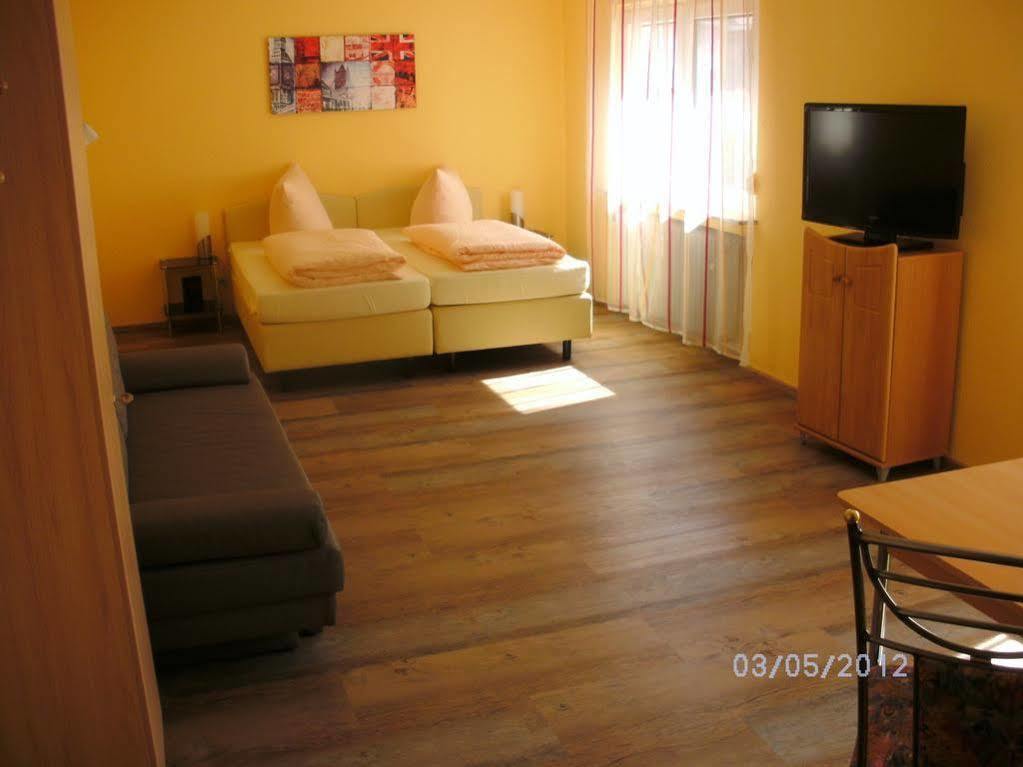 Hotel Am Hindenburgplatz Appenweier Esterno foto