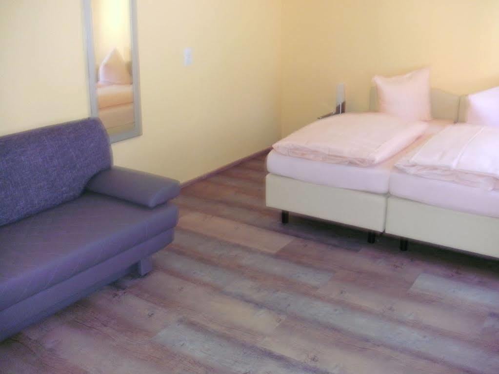 Hotel Am Hindenburgplatz Appenweier Esterno foto